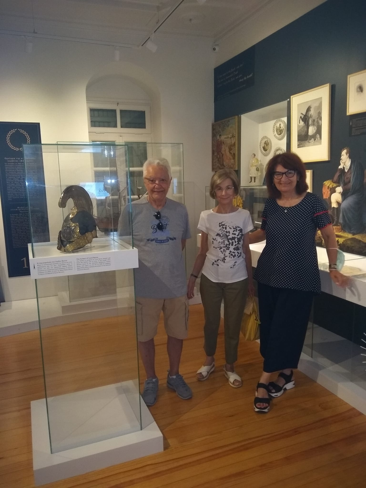You are currently viewing Επίσκεψη της κας. Βούλας Λούβρου του εκδοτικού Οίκου ΟΛΚΟΣ μαζί με τον σύζυγο της κ. Νίκο Γκόργκα