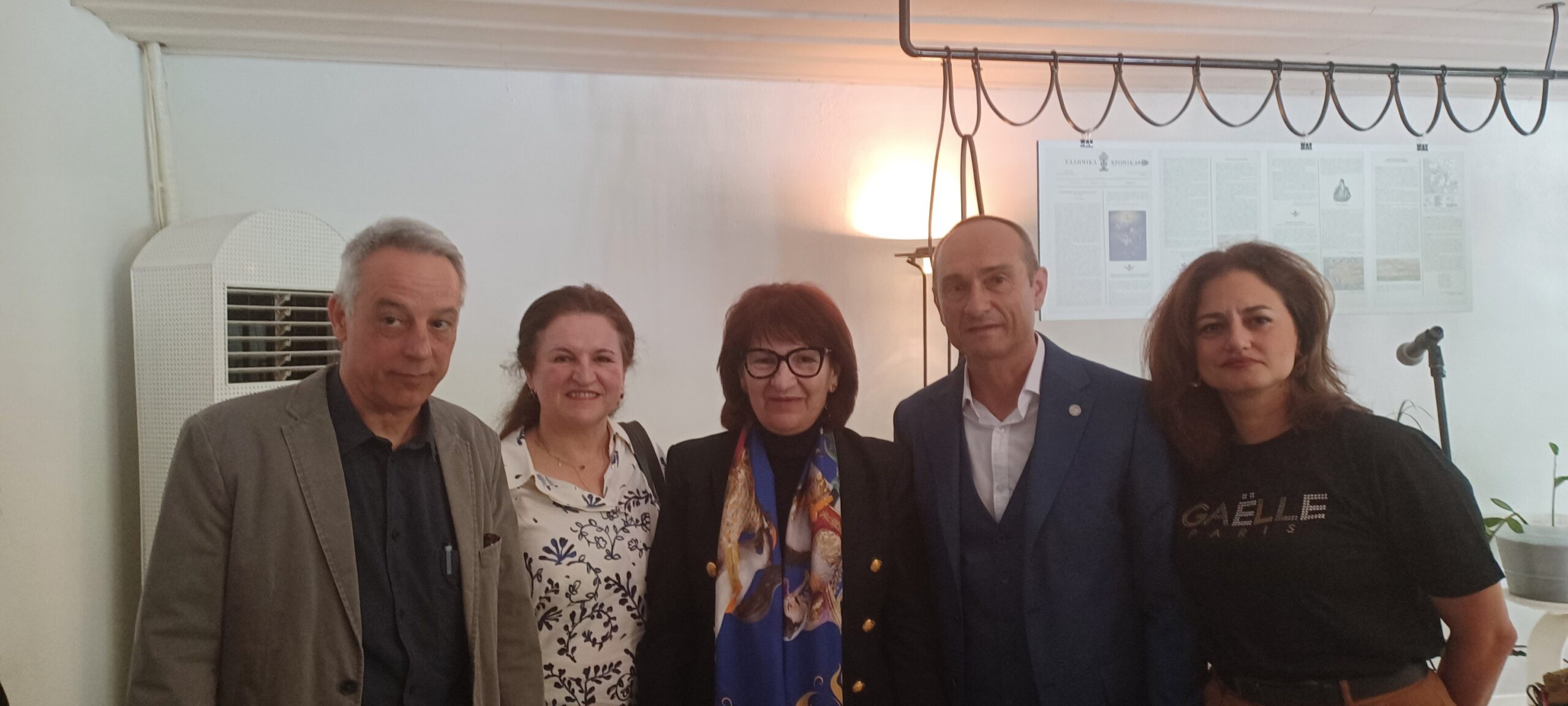 Read more about the article Η Βυρωνική Εταιρεία στην τιμητική εκδήλωση των Αρσακείων Σχολείων Θεσσαλονίκης για τον Δημήτριο Μεσθενέα.