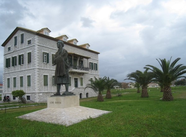 Read more about the article Η Βυρωνική Εταιρεία Ιεράς Πόλεως Μεσολογγίου με ιδιαίτερη τιμή και χαρά, γνωρίζει στους Βυρωνιστές και φίλους της την ΔΙΕΘΝΗ ΕΠΙΤΡΟΠΗ με τους Ακαδημαϊκούς Συμβούλους της, που υποστηρίζουν και εργάζονται αφιλοκερδώς για το Έργο της σε διεθνή κλίμακα καθώς και την ΕΠΙΣΤΗΜΟΝΙΚΗ ΕΠΙΤΡΟΠΗ που συνεπικουρεί το Διοικητικό Συμβούλιο στις δραστηριότητες του Μουσείου και του Ερευνητικού Κέντρου της Εταιρείας.