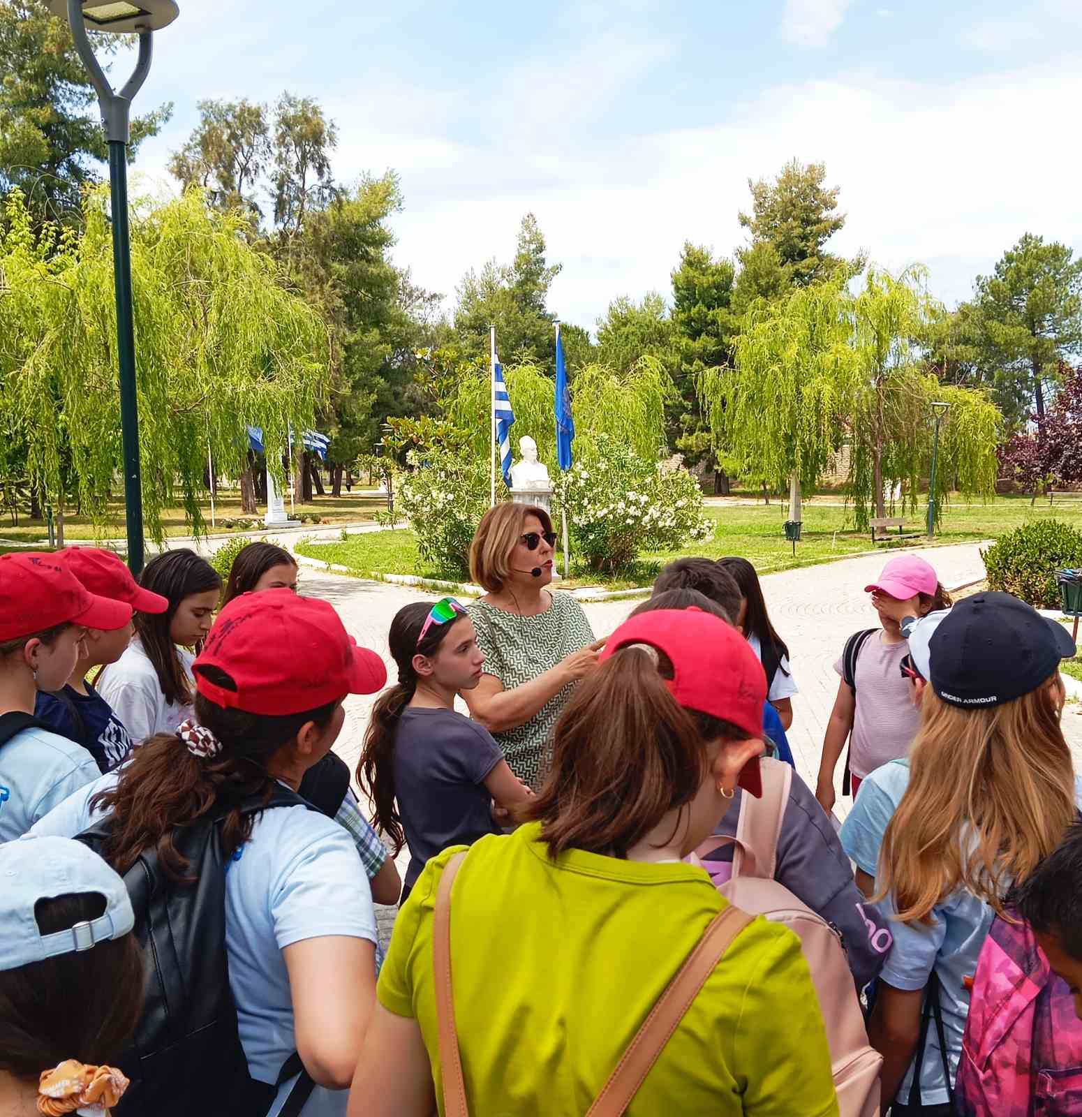 Read more about the article Το Δημοτικό Σχολείο Καστρακίου Ιωαννίνων επισκέφθηκε την Βυρωνική Εταιρεία Ιεράς Πόλεως Μεσολογγίου την Παρασκευή 22 Μαΐου 2026.